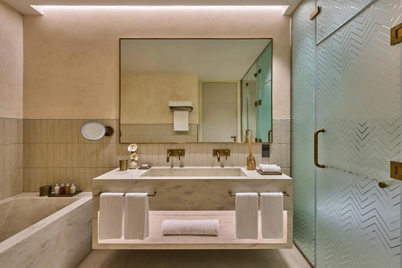 Erth Abu Dhabi Hotel Екстер'єр фото