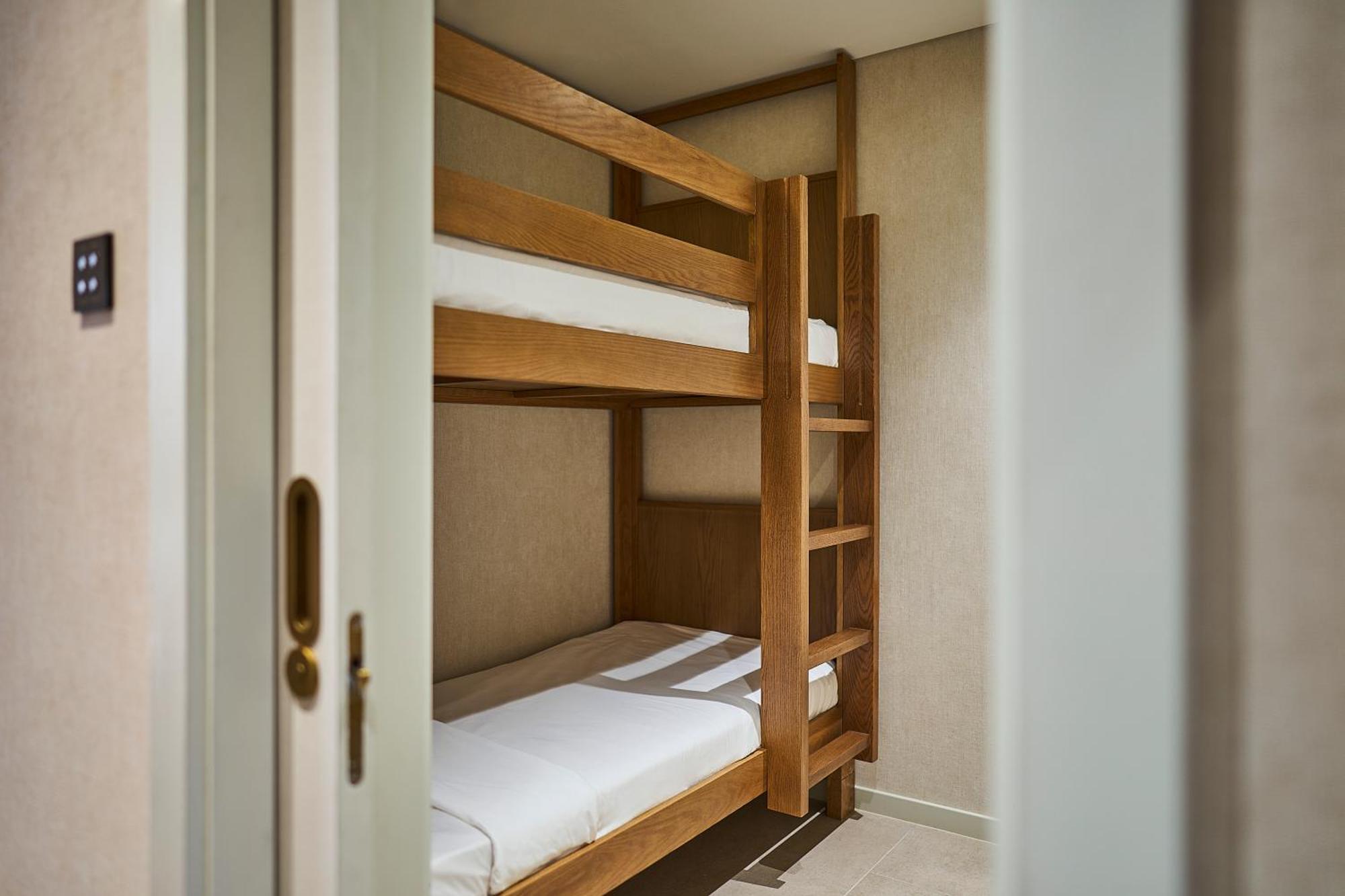 Erth Abu Dhabi Hotel Екстер'єр фото