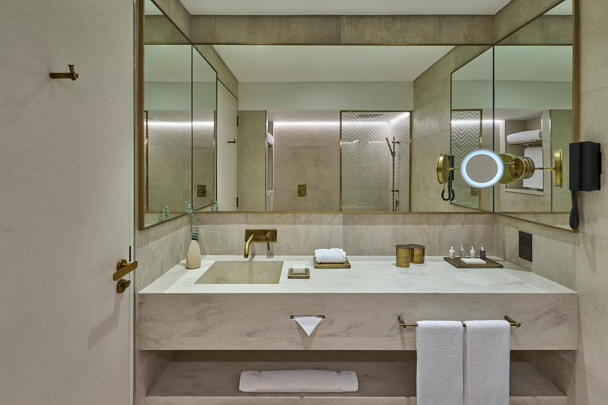 Erth Abu Dhabi Hotel Екстер'єр фото